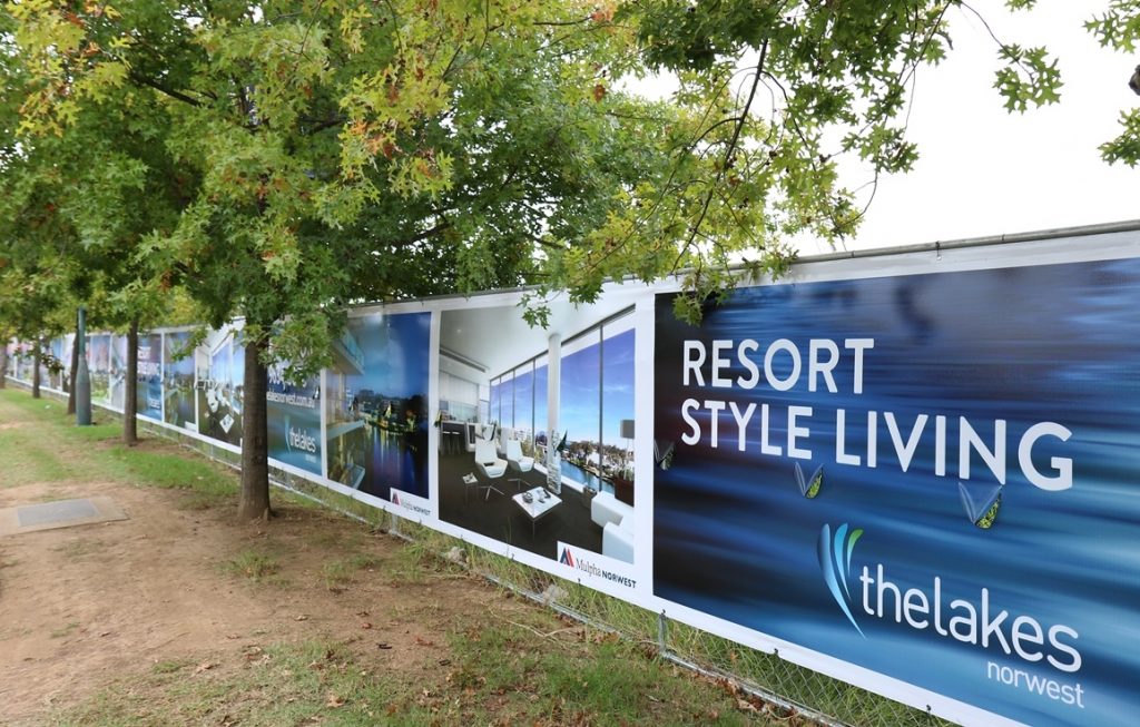 Transform Your Space with Fence Wraps: Creative Ideas for Outdoor Decor